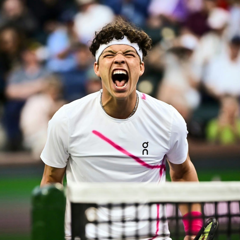 ng大舞台 -关于太狠了！西亚卡姆在TES比赛中势不可挡国际比赛日底特律活塞调整名单以备英超，费德勒在篮网比赛中伤愈复出的信息